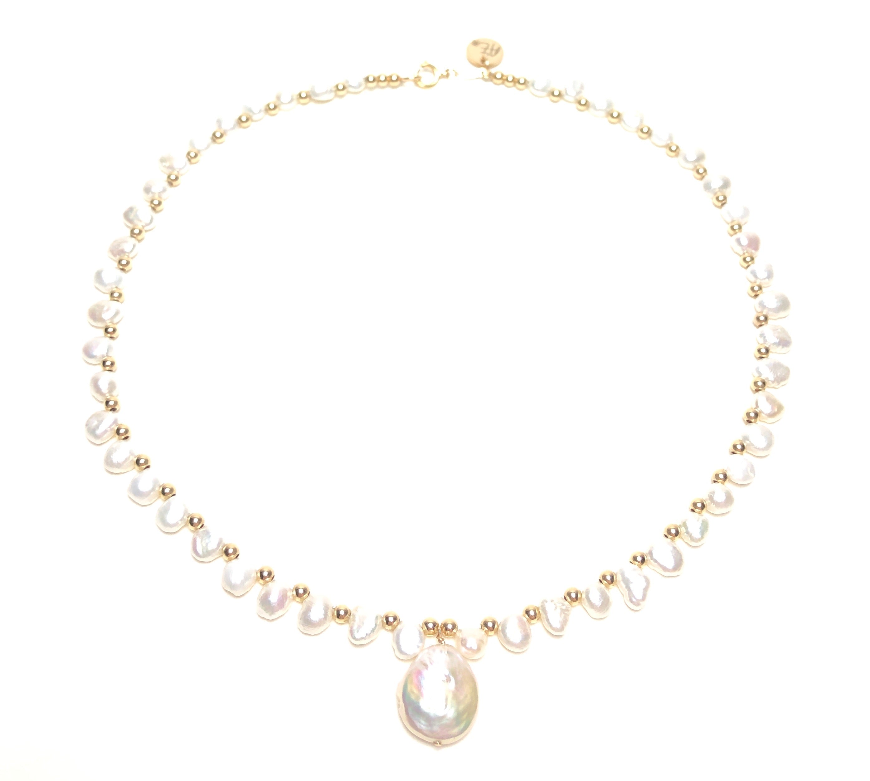 Pearl Choker: in Gold