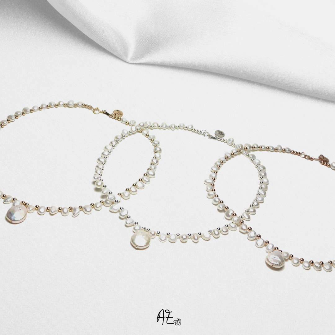 Pearl Choker: in Gold